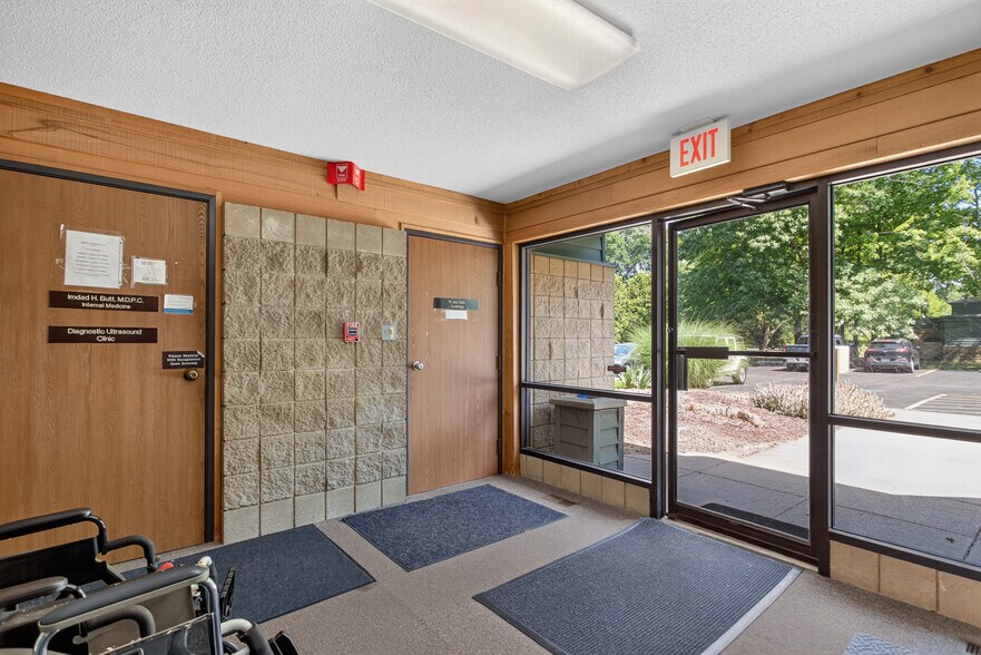 More Photos Of 2575 Spring Arbor Rd, Jackson Medical For Sale