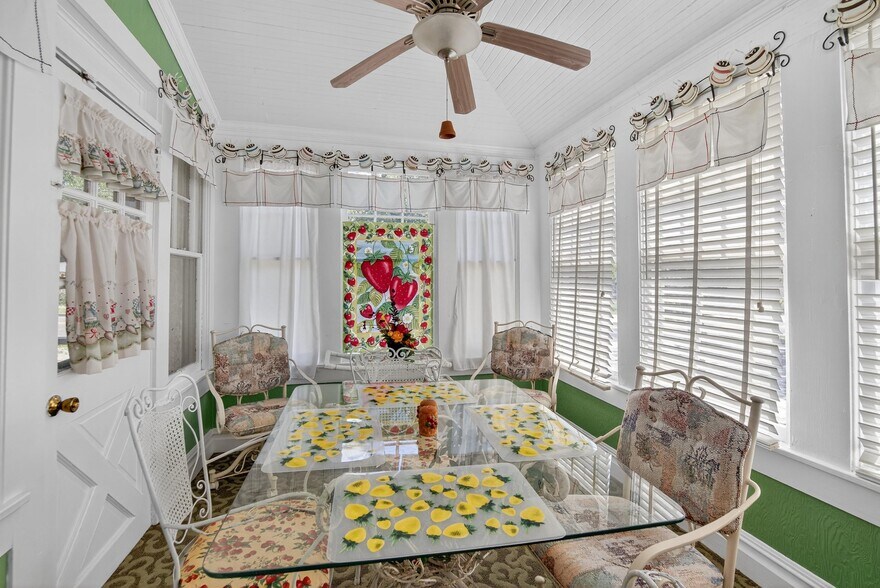 More Photos Of 805 N Wheeler St, Plant City Hospitality For Sale