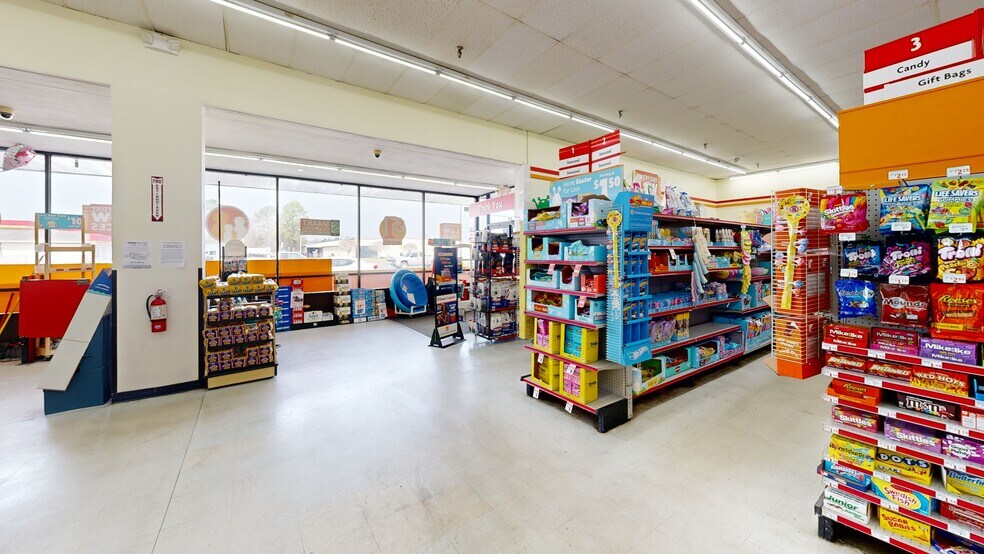 More Photos Of 208 E Mcintyre St, Mullins Supermarket For Sale