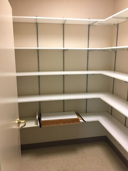 More Photos Of 20311 Lappans Rd, Boonsboro Medical For Sale