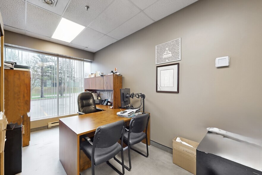 More Photos Of 45 Mcintosh Dr, Markham Office For Sale