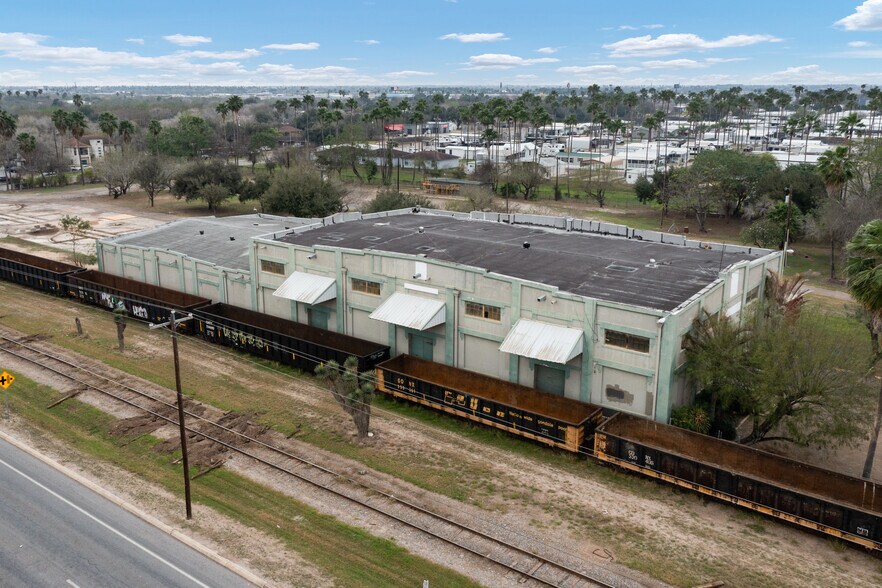 More Photos Of 101 N Val Verde Rd, Donna Warehouse For Sale