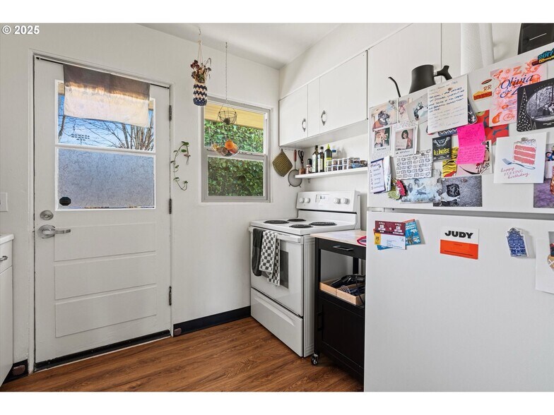 More Photos Of 5104 SE Clinton St, Portland Apartments For Sale
