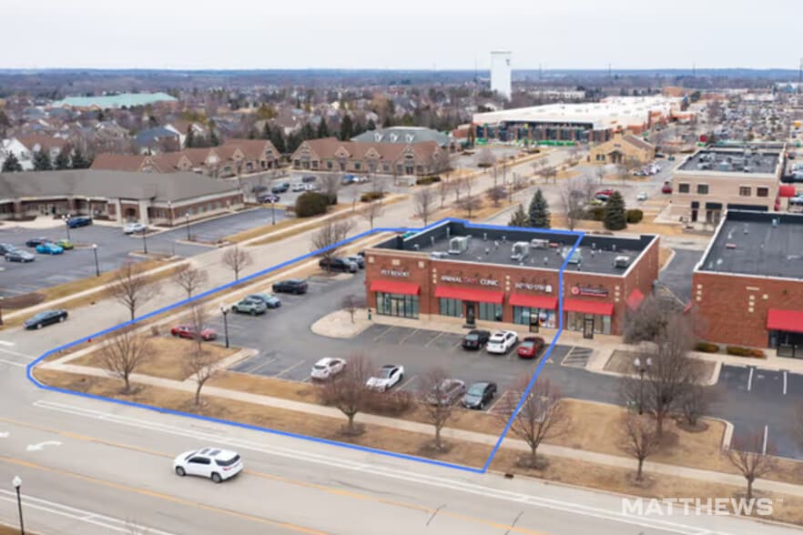 More Photos Of 471-479 Briargate Dr, South Elgin Freestanding For Sale