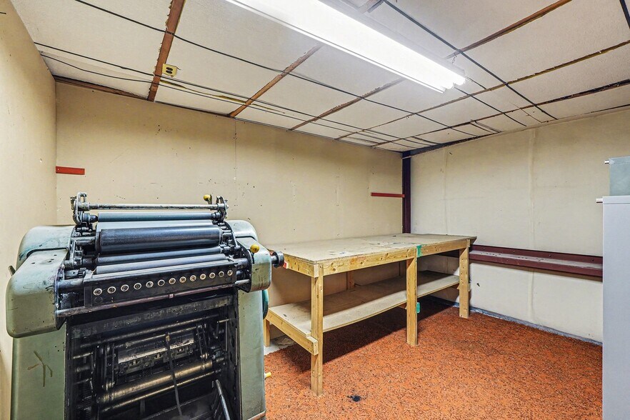 More Photos Of 827 Bowen St, Longmont Industrial For Sale