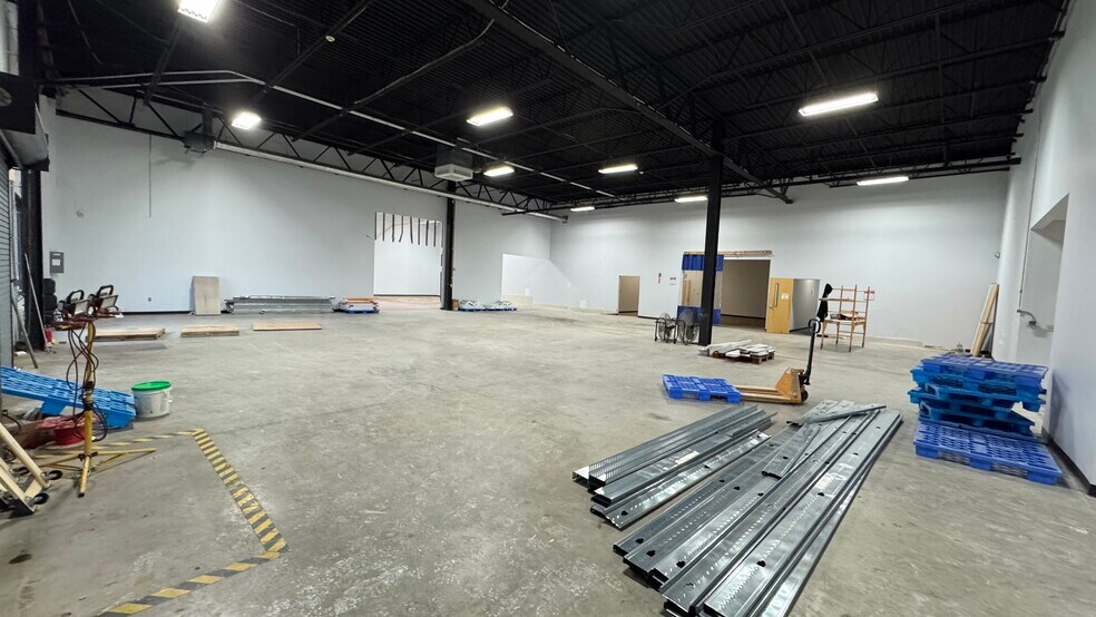 More Photos Of 3864 Courtney St, Bethlehem Flex For Lease