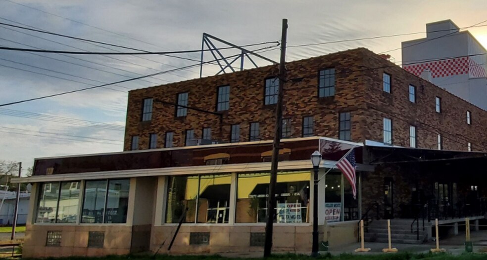 More Photos Of 320 S Court St, Medina Manufacturing For Lease