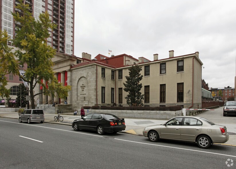 More Photos Of 320 S Broad St, Philadelphia Schools For Lease