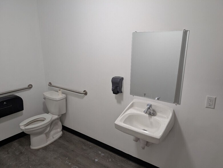 More Photos Of 1555-1563 N 4th St, Columbus Apartments For Sale