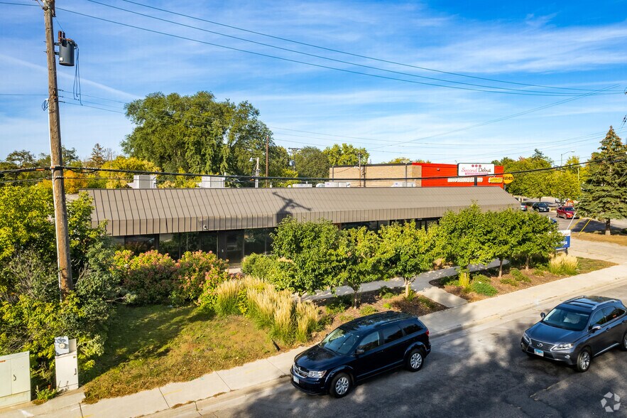 More Photos Of 4300 W 36 1/2 St, Saint Louis Park General Retail For Lease