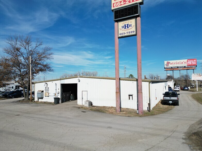 More Photos Of 6535 E Skelly Dr, Tulsa Auto Repair For Lease