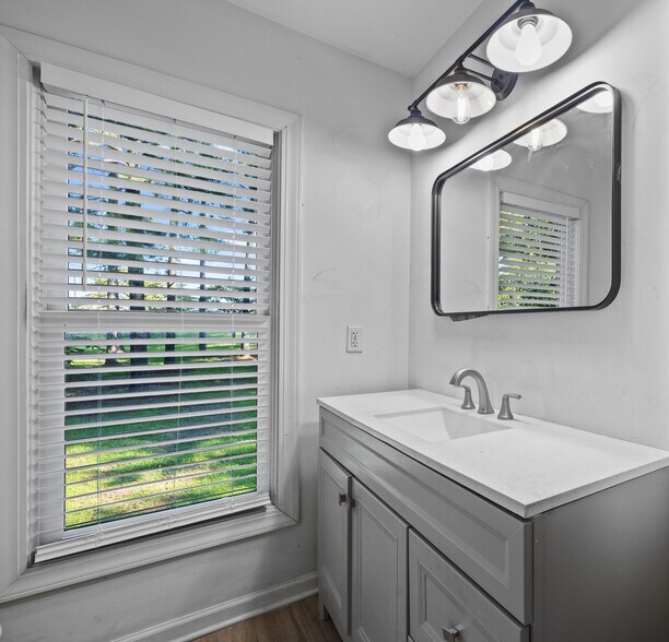 More Photos Of 5037 Sunset Blvd, Lexington Office For Sale