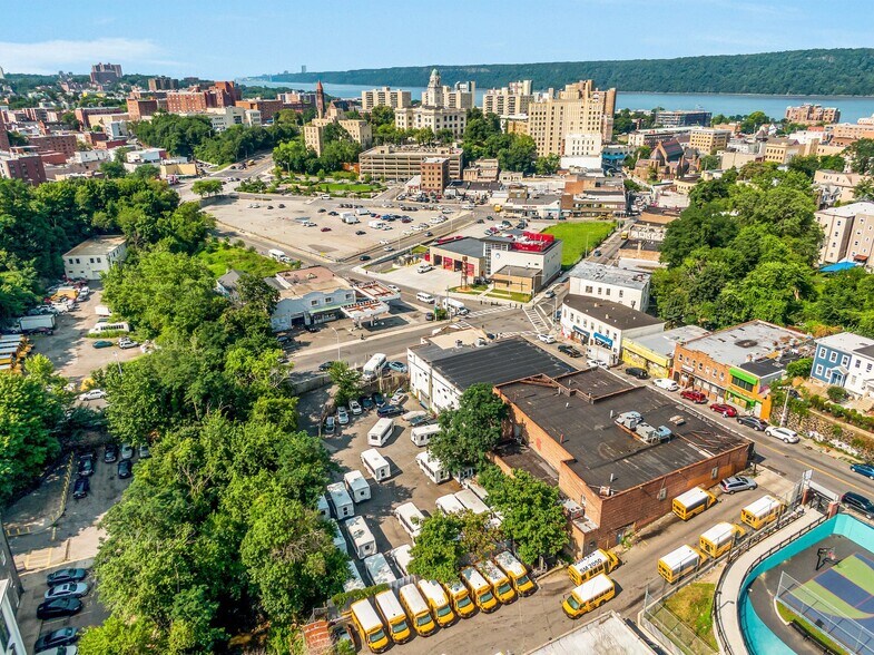 More Photos Of 50 Palisade Ave, Yonkers Storefront Retail Residential For Sale