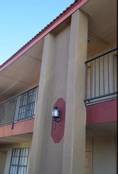 More Photos Of 1600 W Avenue D, Lovington Hotel For Sale