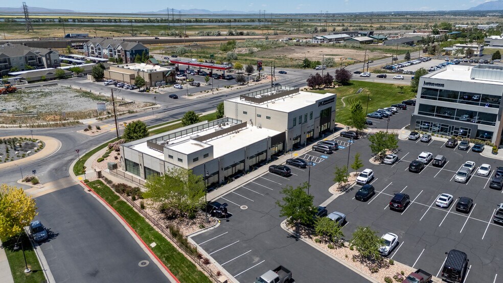 More Photos Of 1222 W Legacy Crossing Blvd, Centerville Freestanding For Lease