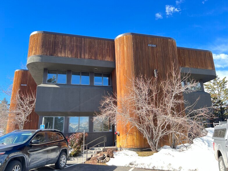 More Photos Of 40200 Truckee Airport Rd, Truckee Office For Lease