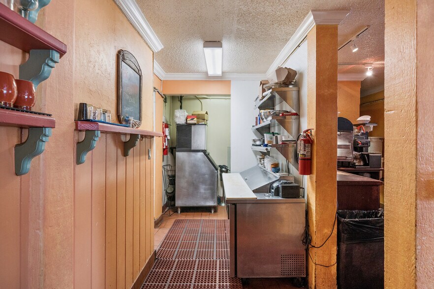 More Photos Of 2009 Bridgeway, Sausalito Restaurant For Lease