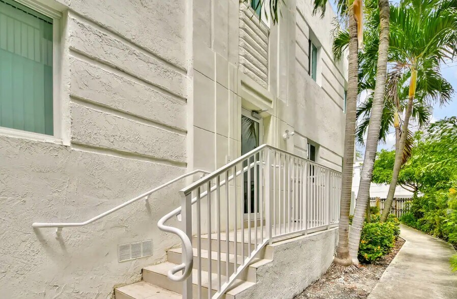 More Photos Of 1443 West Ave, Miami Beach Hotel For Sale