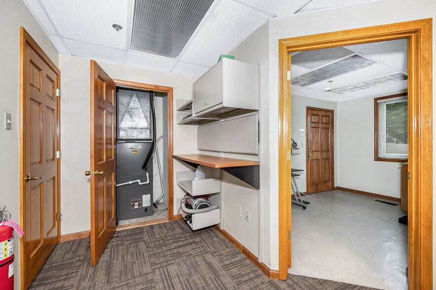 More Photos Of 4 Courthouse Ln, Chelmsford Medical For Sale