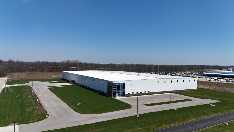 Primary Photo Of 8645 Aviation Dr, Fort Wayne Warehouse For Sale