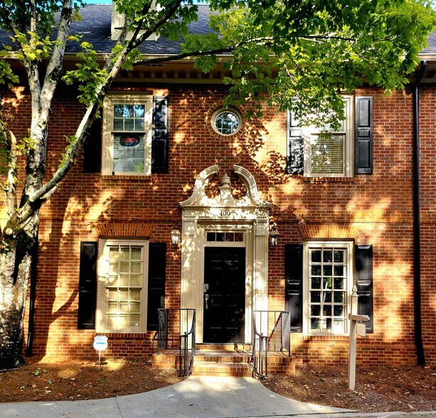 More Photos Of 8046 Roswell Rd, Atlanta Office For Sale
