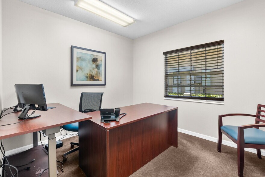 More Photos Of 8473 W Linebaugh Ave, Tampa Office For Lease