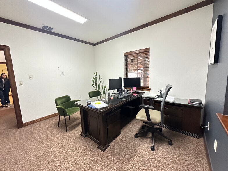 More Photos Of 4218 Gateway Dr, Colleyville Office For Sale