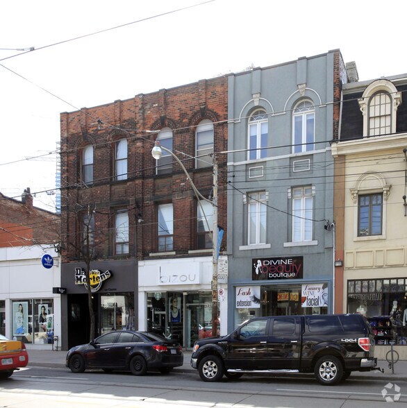 More Photos Of 393 Queen St W, Toronto Storefront Retail Residential For Lease