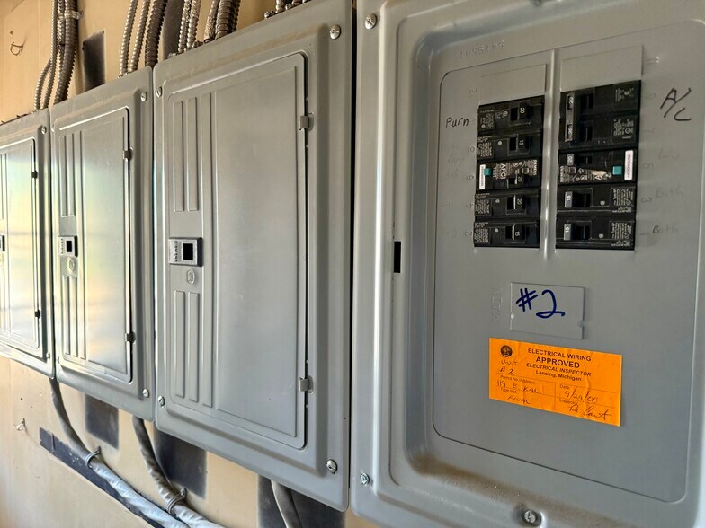 More Photos Of 119 E Kalamazoo St, Lansing Apartments For Sale