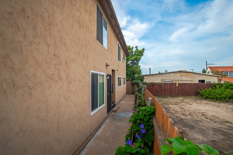 More Photos Of 1121 E 6th St, National City Apartments For Sale