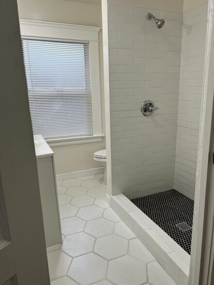 More Photos Of 1608-1610 S Wilton Pl, Los Angeles Apartments For Sale