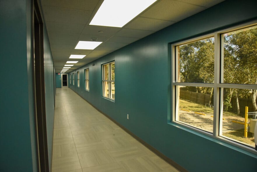 More Photos Of 1411 W Main St, League City Schools For Sale