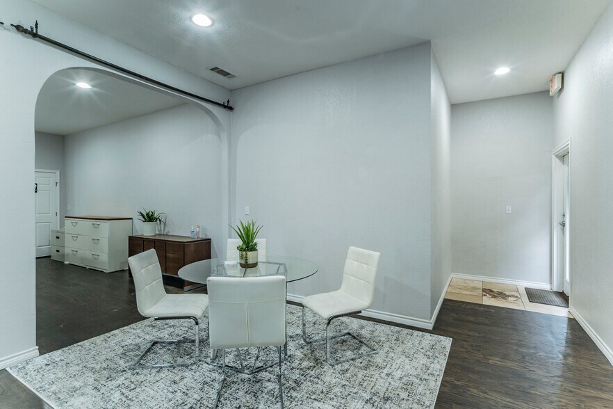 More Photos Of 1001 Glade Rd, Colleyville Medical For Lease