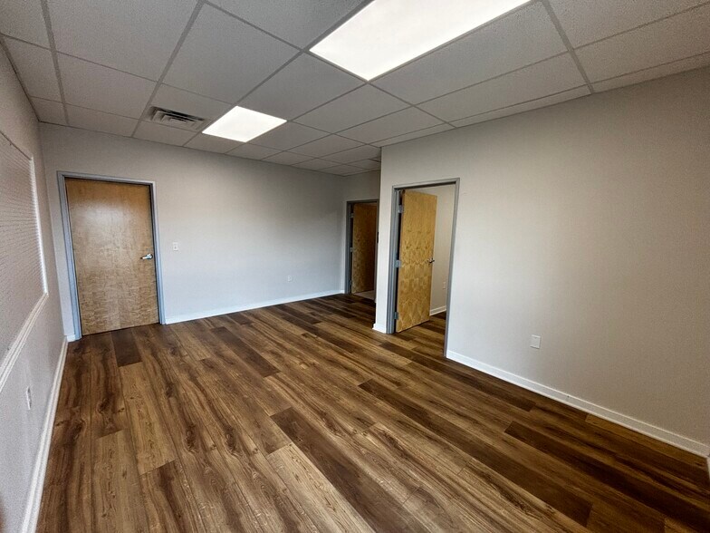 More Photos Of 401 S. Chitalpa St., Leander Flex For Lease