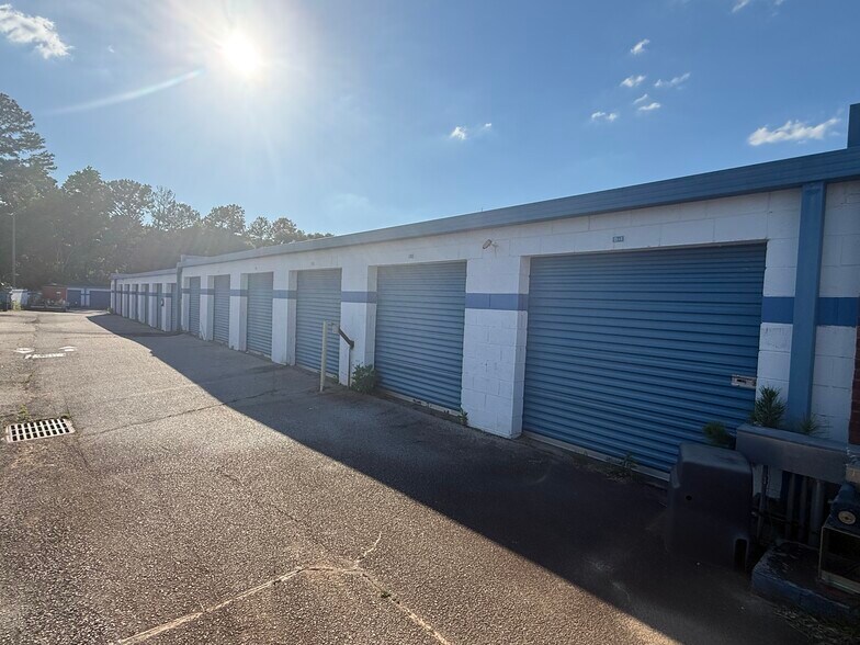 More Photos Of 115 Mcdonough Pky, McDonough Self Storage For Sale