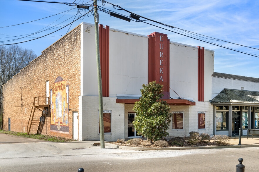 More Photos Of 98 Eureka St, Batesville Movie Theatre For Sale