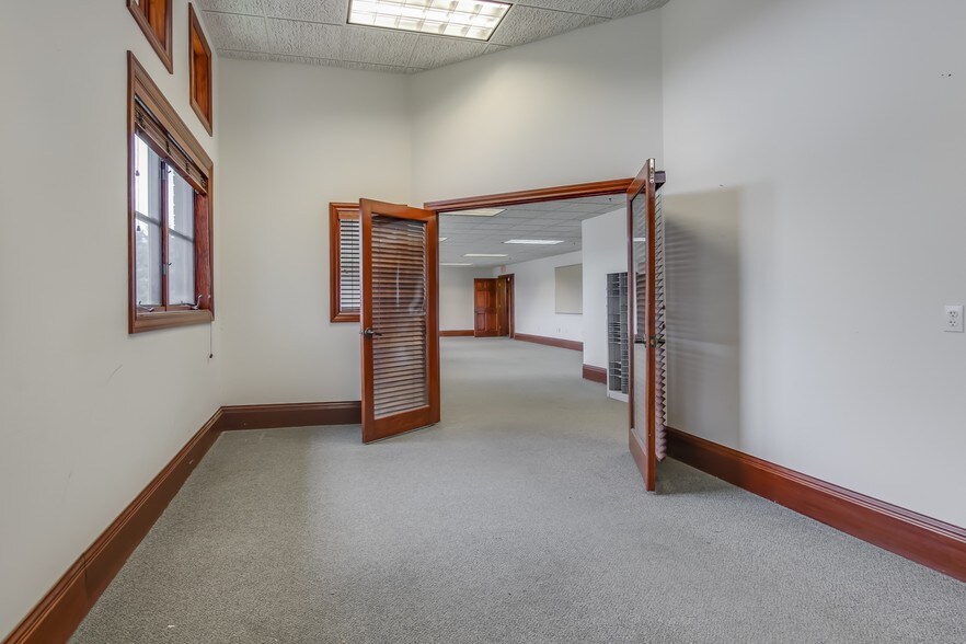 More Photos Of 12930 James St, Holland Medical For Sale