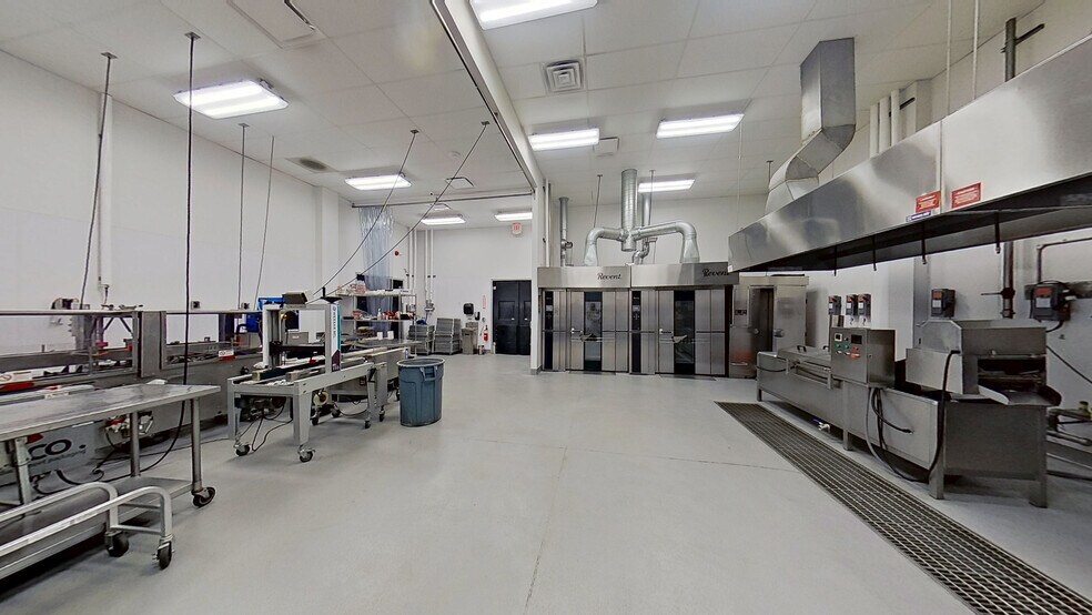 More Photos Of 203 Egel Ave, Middlesex Flex For Sale