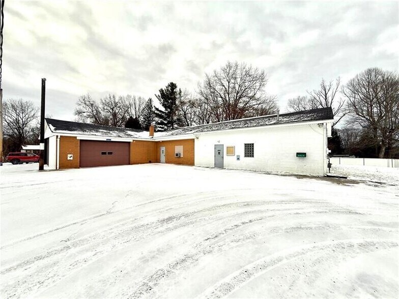 Primary Photo Of 2411 Adella St, New Castle Flex For Sale