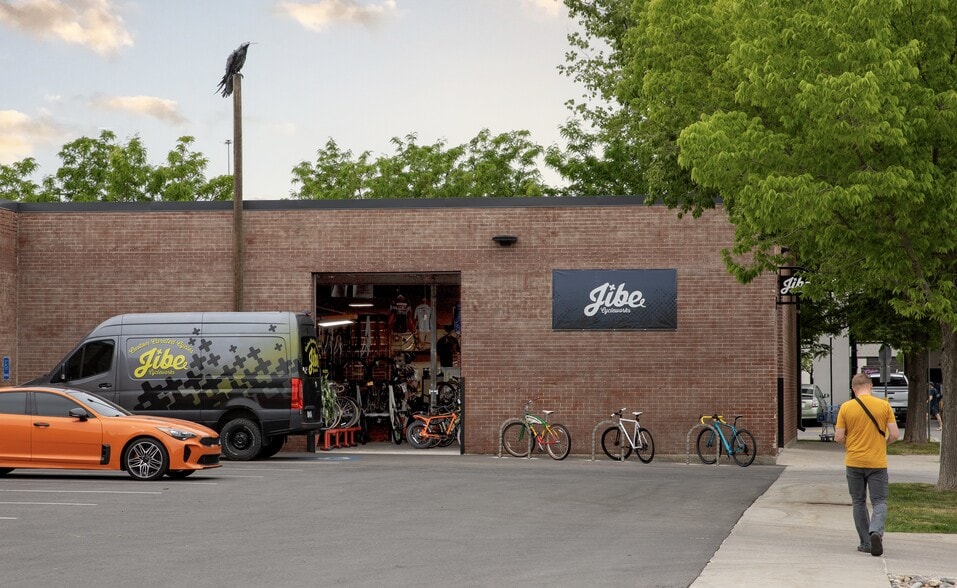 More Photos Of 1388 S 300 W, Salt Lake City General Retail For Lease