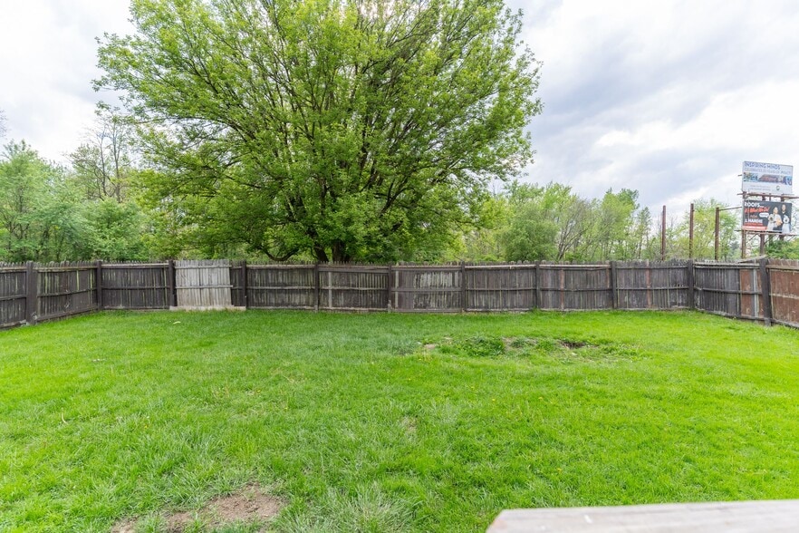 More Photos Of 5318 Youngstown Warren Rd, Niles Hotel For Sale