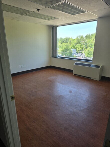More Photos Of 201 Great Rd, Acton Office For Lease
