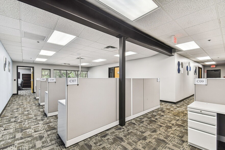 More Photos Of 2701 W Busch Blvd, Tampa Office For Sale
