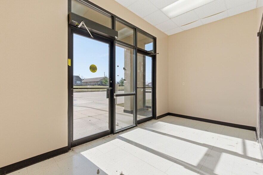 More Photos Of 1612 N Osteopathy, Kirksville Office For Sale