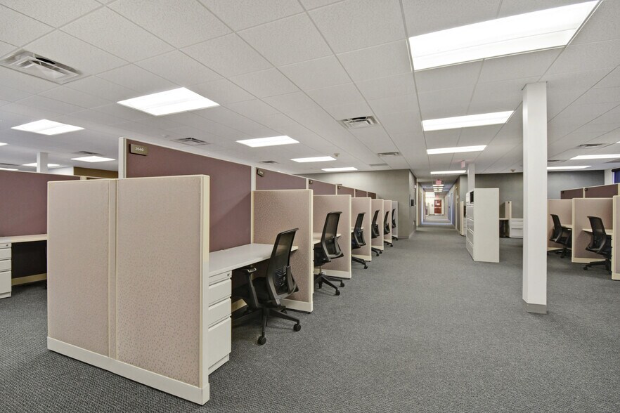 More Photos Of 9512 Sunbeam Center Dr, Jacksonville Office For Lease