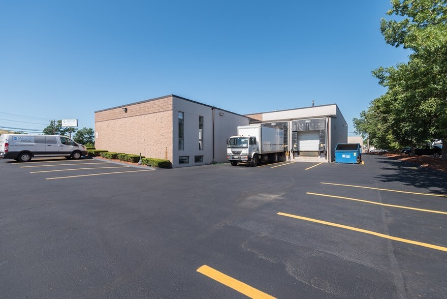 More Photos Of 160 Stedman St, Lowell Warehouse For Lease