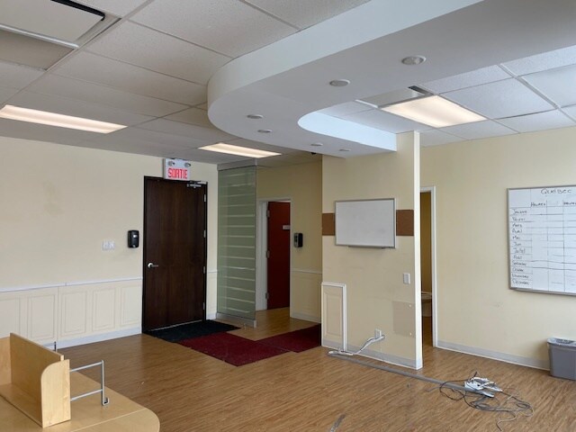 More Photos Of 1099 Boul Du Curé-Labelle, Blainville General Retail For Lease