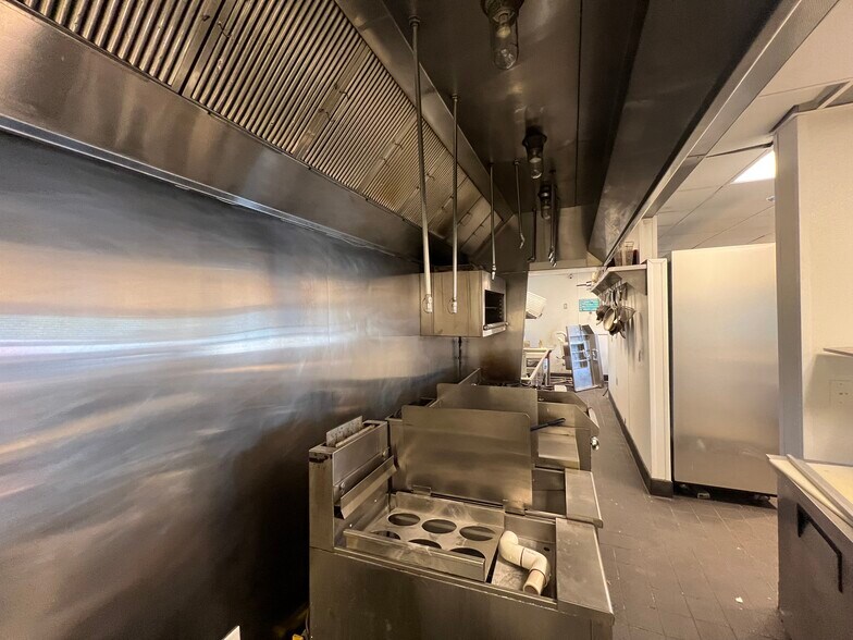 More Photos Of 13650 E Colfax Ave, Aurora Apartments For Lease