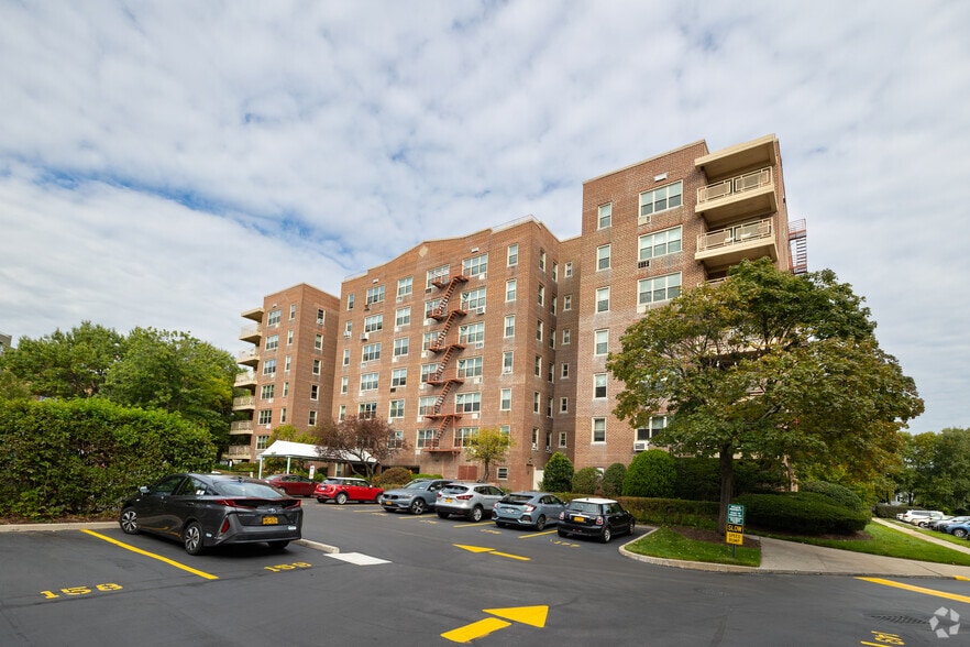 More Photos Of 2325 Bell Blvd, Flushing Apartments For Sale
