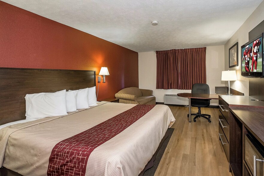 More Photos Of 2700 Wilson Rd, West Middlesex Hotel For Sale